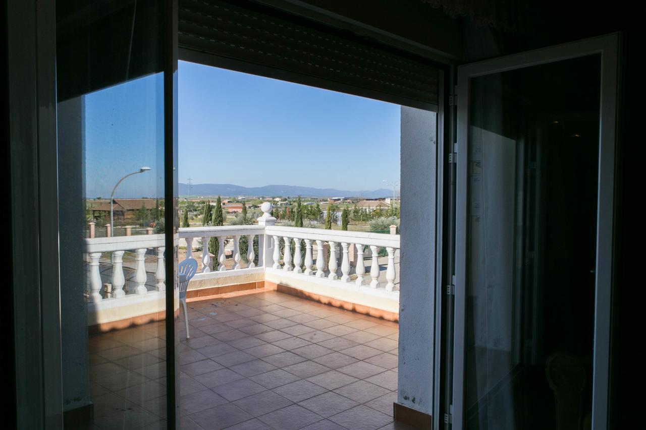 La Rosaleda De Orgaz Guest House Ngoại thất bức ảnh
