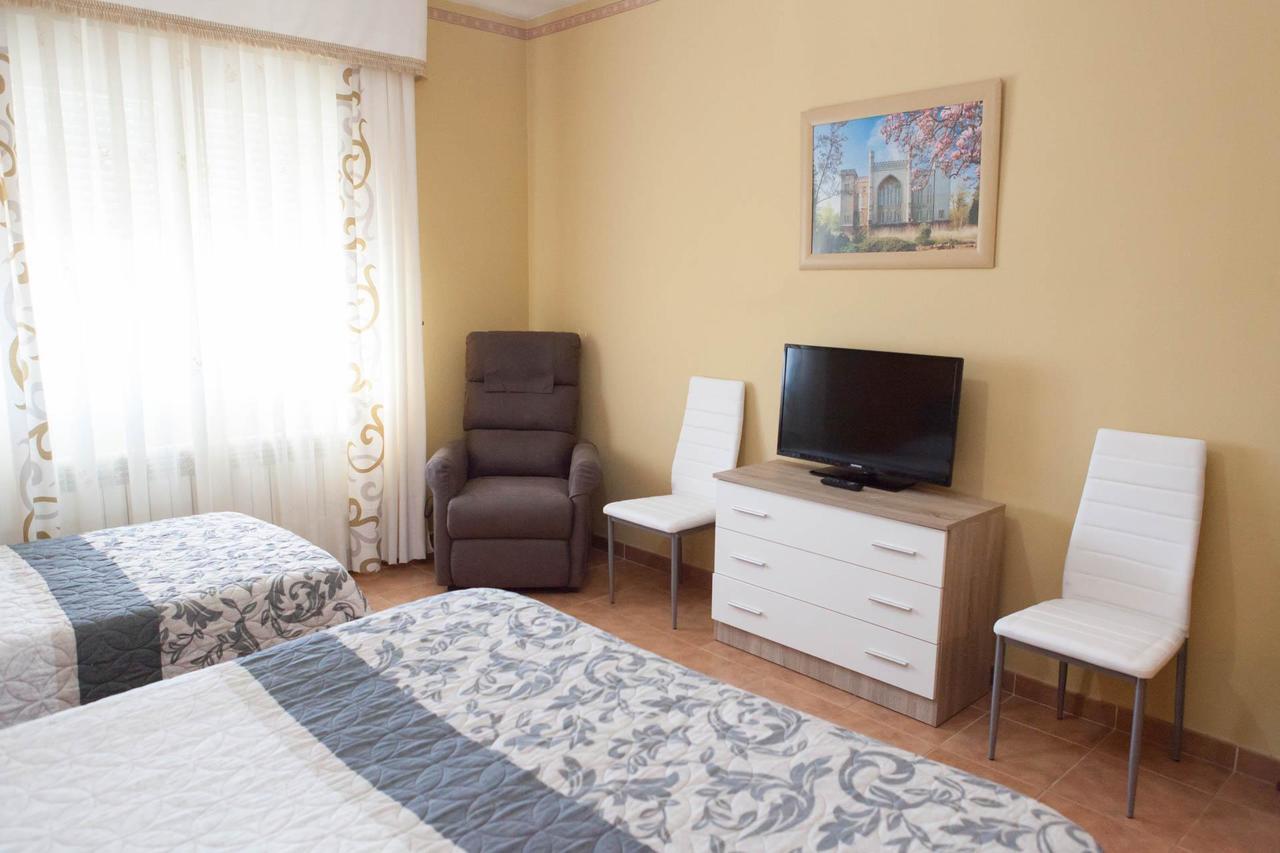 La Rosaleda De Orgaz Guest House Ngoại thất bức ảnh