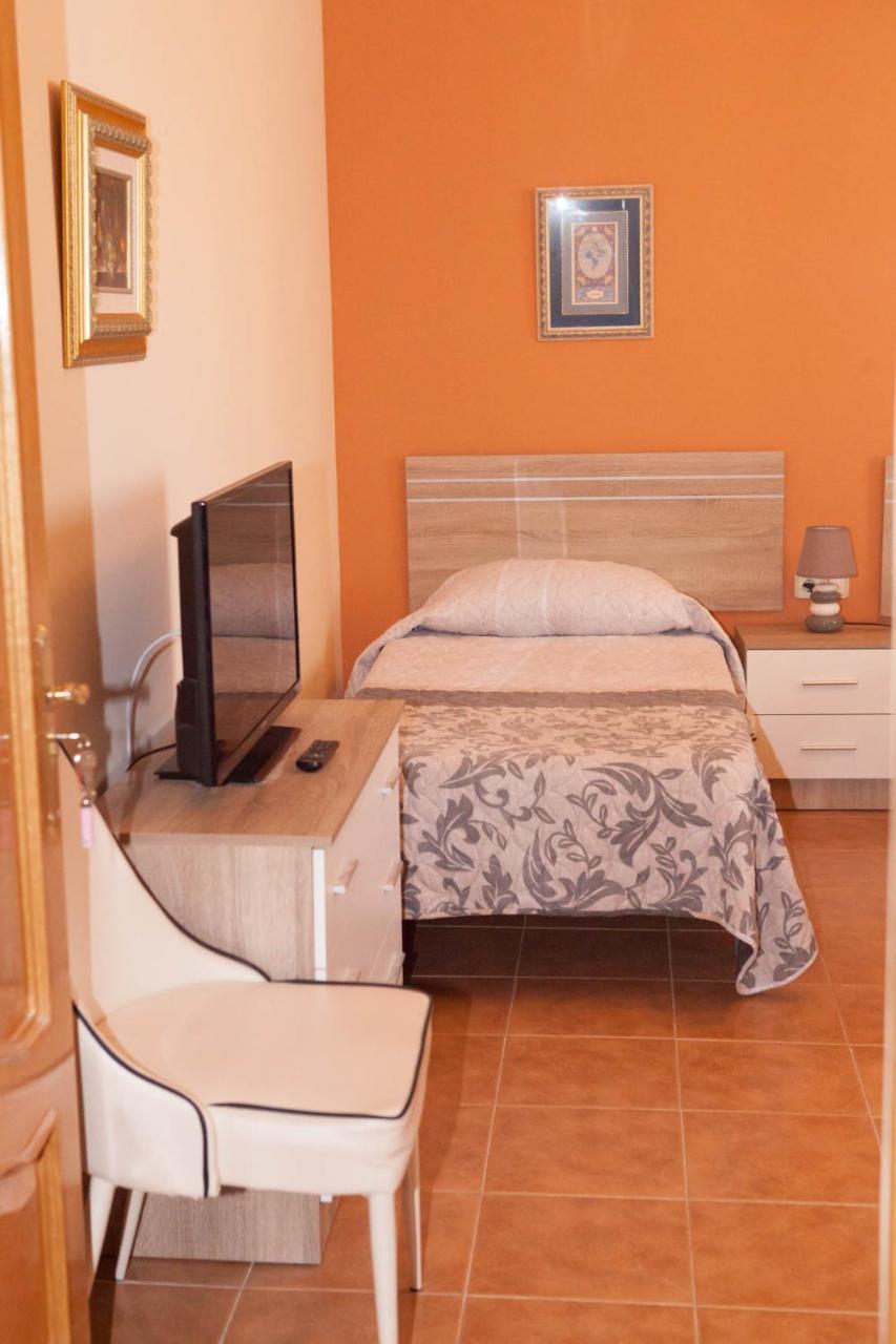 La Rosaleda De Orgaz Guest House Ngoại thất bức ảnh