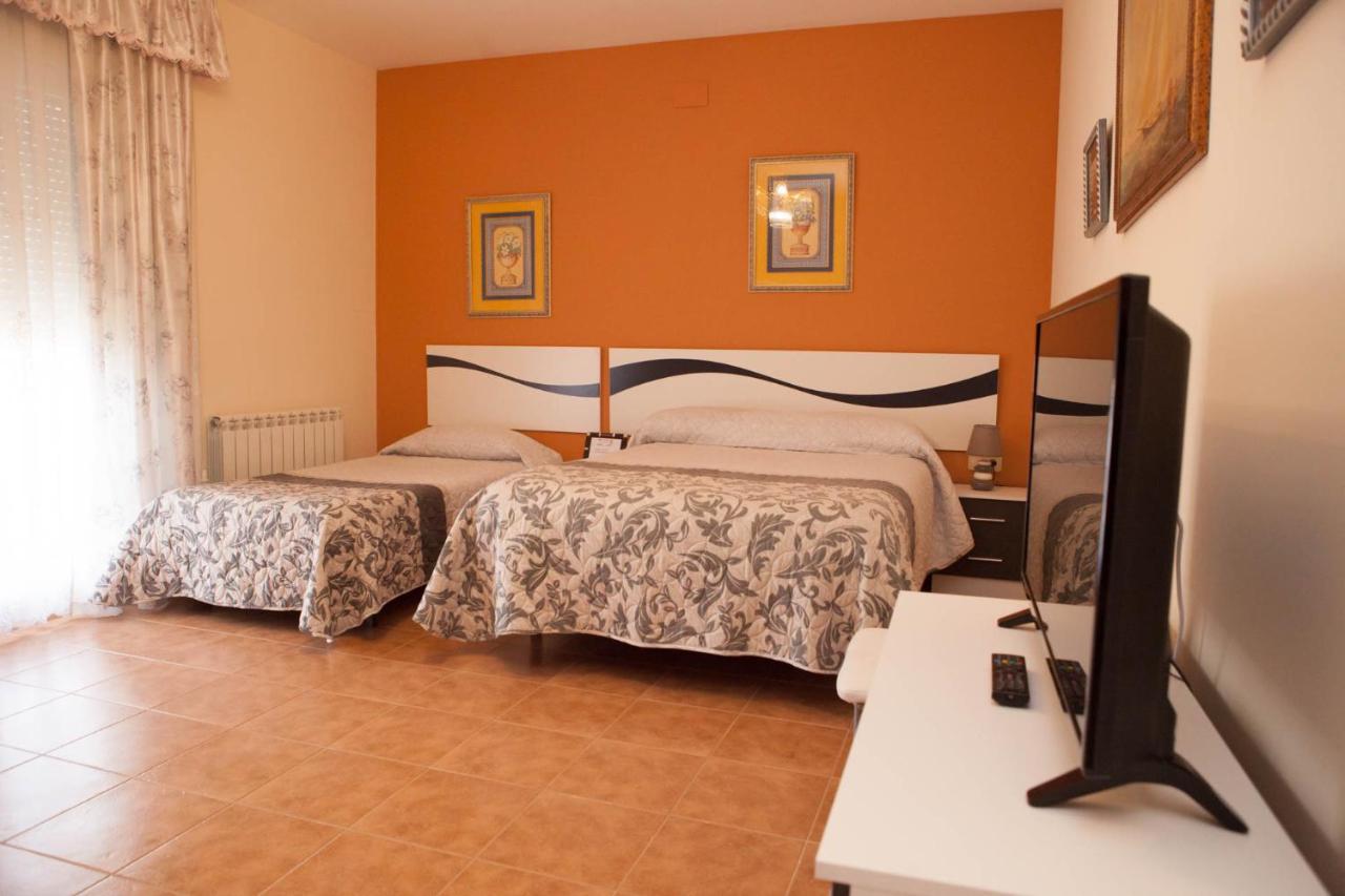 La Rosaleda De Orgaz Guest House Ngoại thất bức ảnh