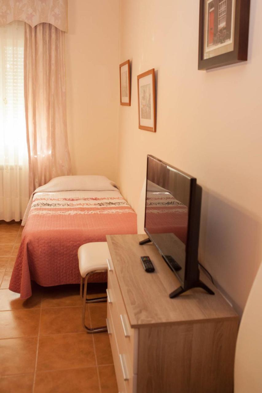 La Rosaleda De Orgaz Guest House Ngoại thất bức ảnh