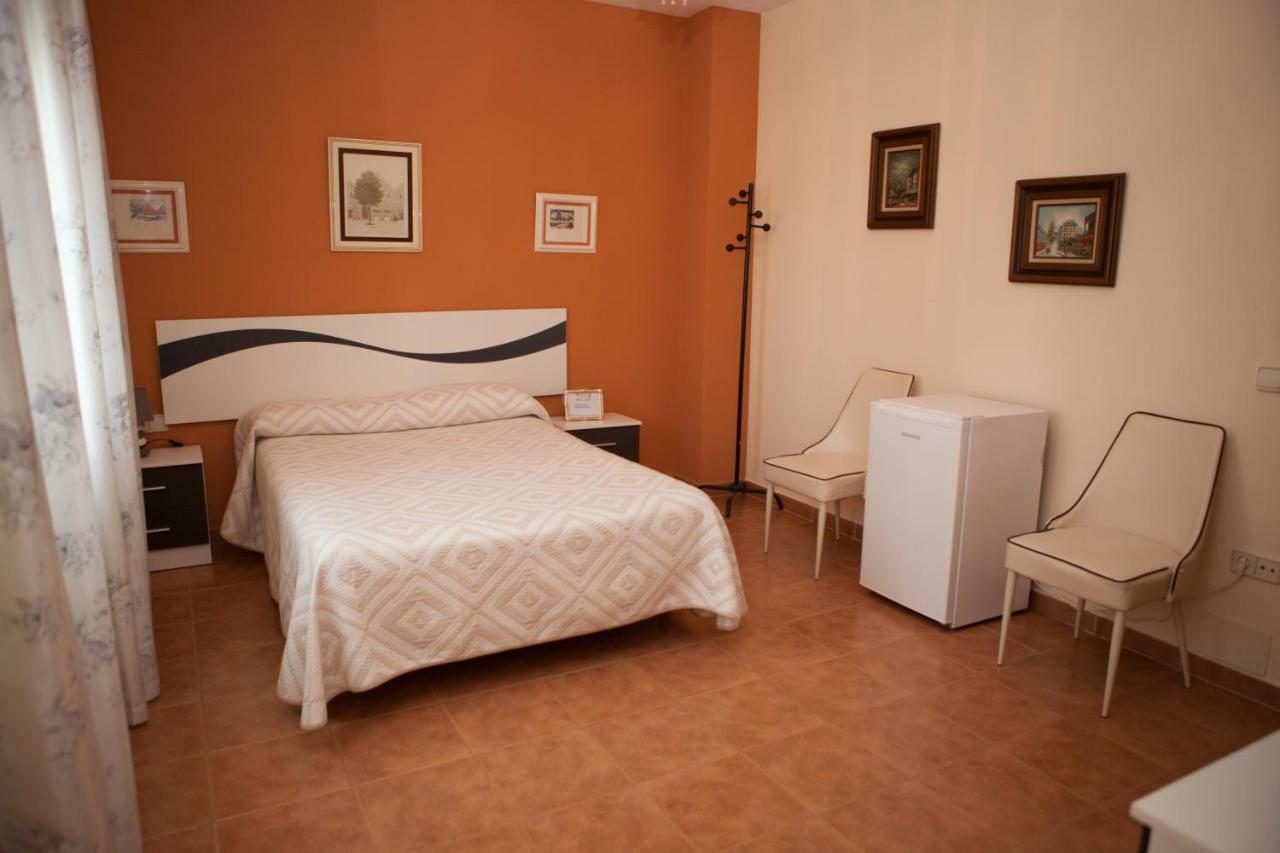 La Rosaleda De Orgaz Guest House Ngoại thất bức ảnh