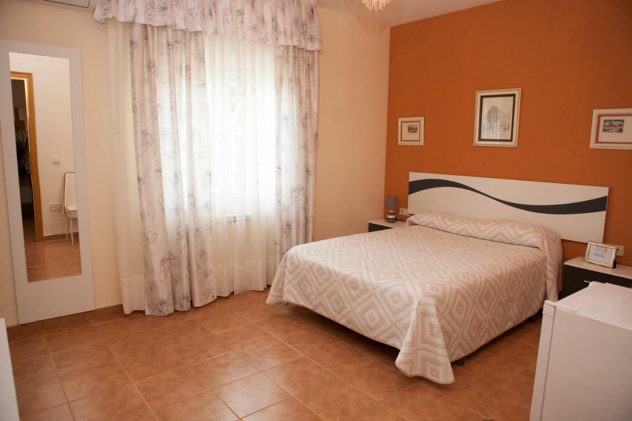 La Rosaleda De Orgaz Guest House Ngoại thất bức ảnh