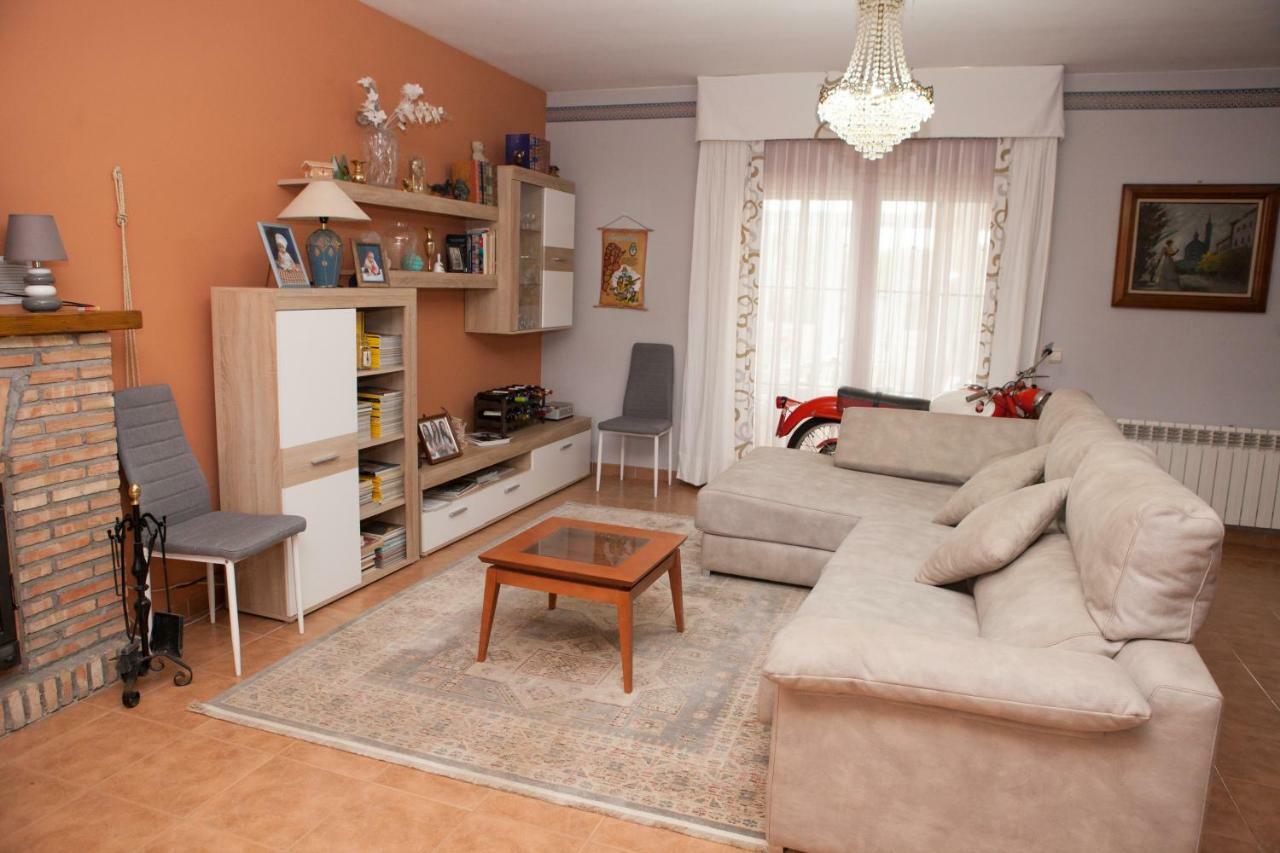 La Rosaleda De Orgaz Guest House Ngoại thất bức ảnh